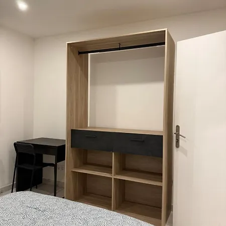 T4 Avec Parking Privée Et Balcon ! Appartamento *