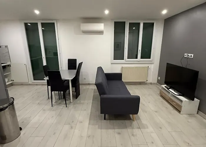 T4 Avec Parking Privée Et Balcon ! Appartamento Nîmes