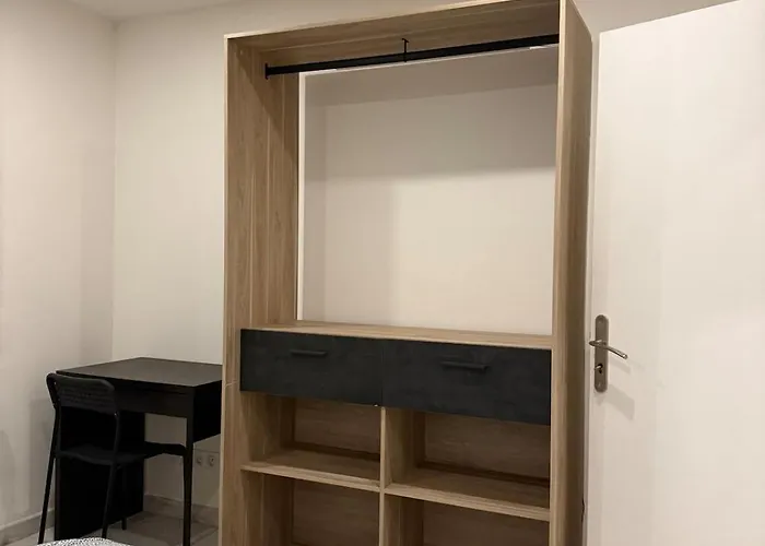 T4 Avec Parking Privée Et Balcon ! Appartamento *