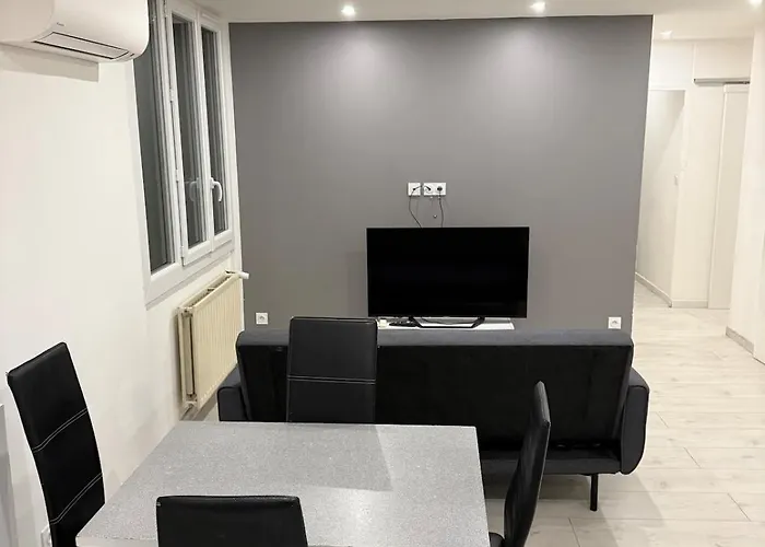 T4 Avec Parking Privée Et Balcon ! *