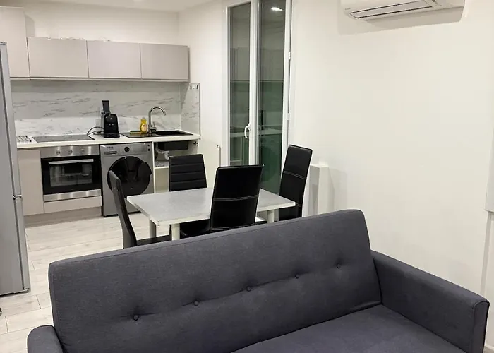 Appartamento T4 Avec Parking Privée Et Balcon ! Nîmes