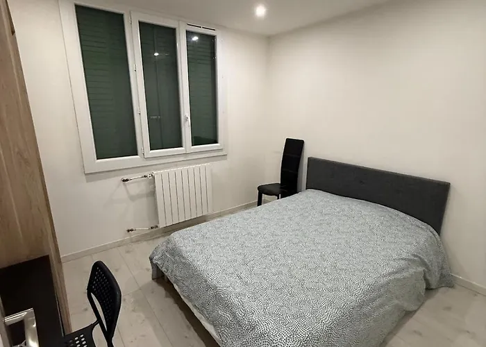 Lägenhet T4 Avec Parking Privee Et Balcon ! Nîmes