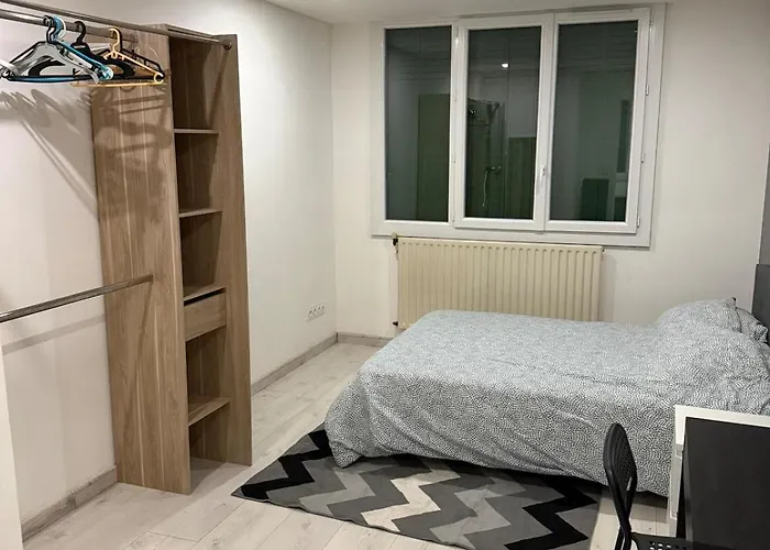 T4 Avec Parking Privee Et Balcon ! Lägenhet Nîmes