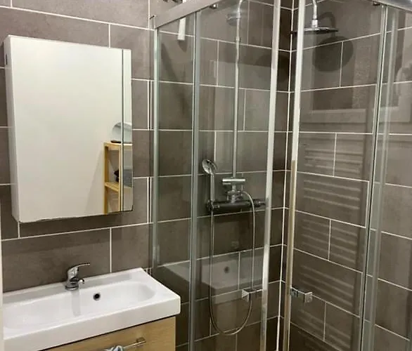 T4 Avec Parking Privee Et Balcon ! *